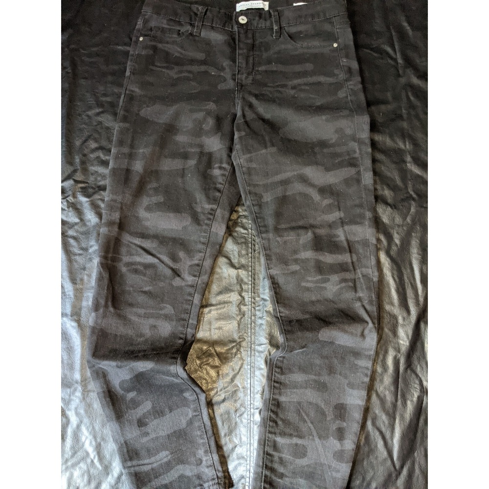 Social Standard Sanctuary Ankle Skinny Jeans Women's Size 4 Black Camouflage